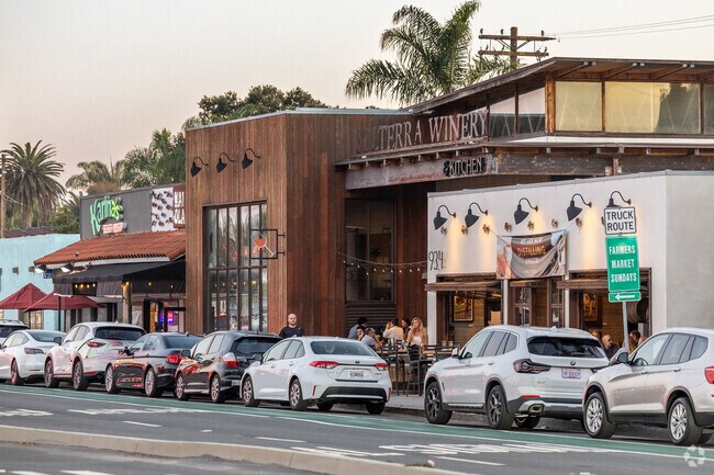 The local restaurant row in Leucadia has many options from sushi, wineries, and Mexican food.