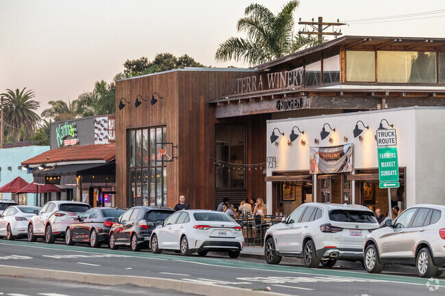 The local restaurant row in Leucadia has many options from sushi, wineries, and Mexican food.