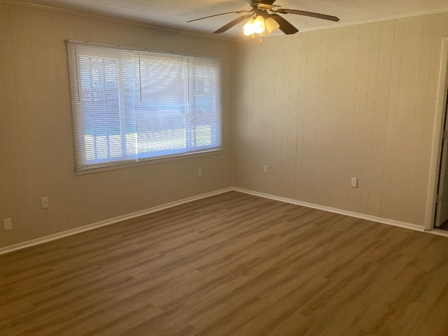 202 Mountain View Dr, Hampton, TN 37658 - photo 4