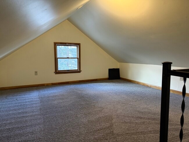 Den/loft/2nd bedroom