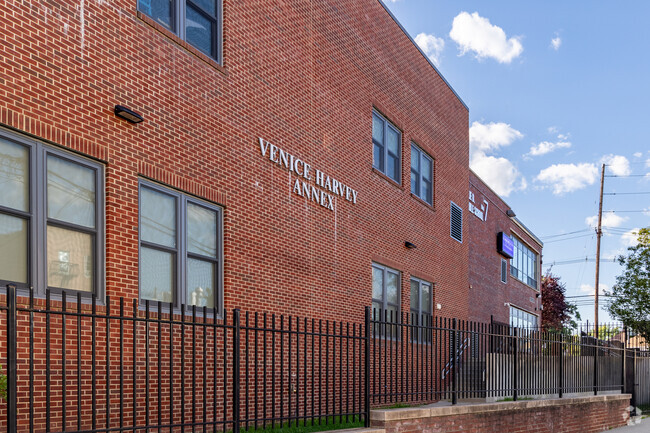 Ulysses S. Grant School No. 7 has a diverse population with 98% minority student enrollment.