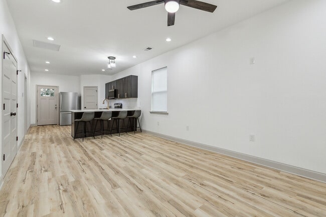 3923 Clematis St, New Orleans, LA 70122 - photo 2