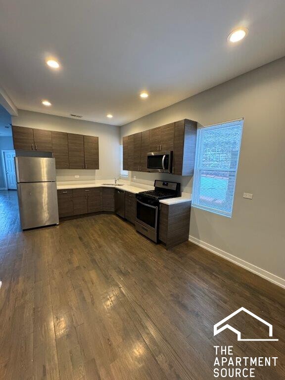 2750 W Cermak Rd Unit 2R, Chicago, IL 60608