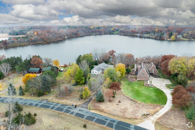 Some residents in Scandia enjoy aquatic activities with easy access thanks to their lakeside homes.