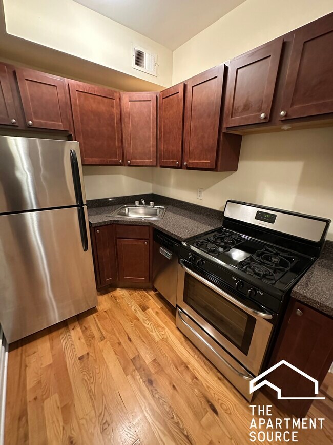 343 Park Ave Unit 10, Glencoe, IL 60022