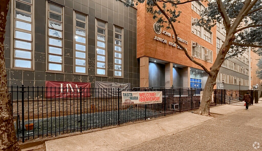 E Harlem River East Elementary School was built in NY City and founded in 1982.