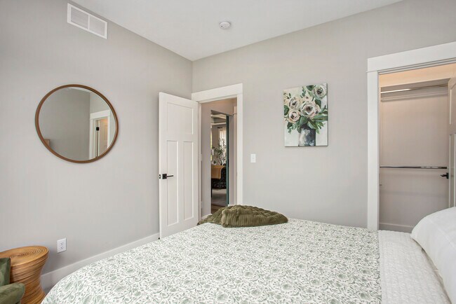 4600 MacAtawa Legends Blvd unit 36447843, Holland, MI 49424 - photo 3