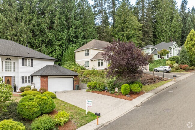 Homes in Longview Heights range from $250,000 to $900,000.