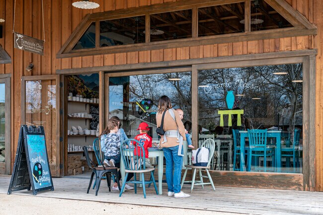 A favorite for Vail Ranch locals is Temecula Clay, where you can take clay classes.