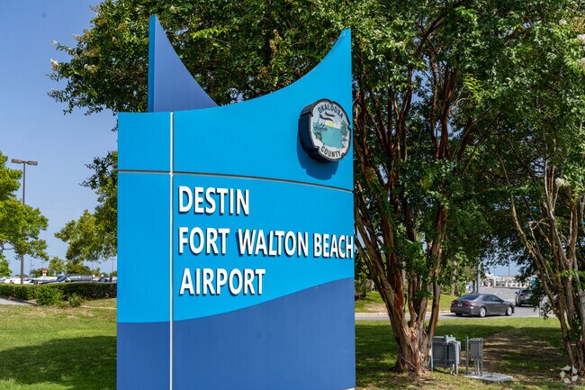 The DFW Airport is easily accessible from Lake Lorraine.