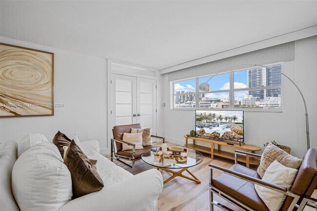 Octagon Towers unit 6D, Miami Beach, FL 33139 - photo 3