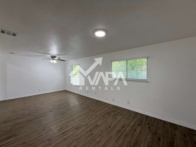 5507 Prairie Flower Dr, San Antonio, TX 78242 - photo 4