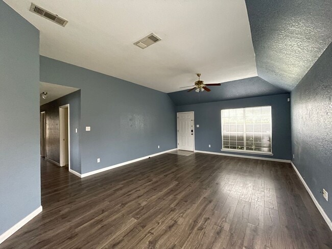 2010 Shadow Ridge Rd, Harker Heights, TX 76548 - photo 2