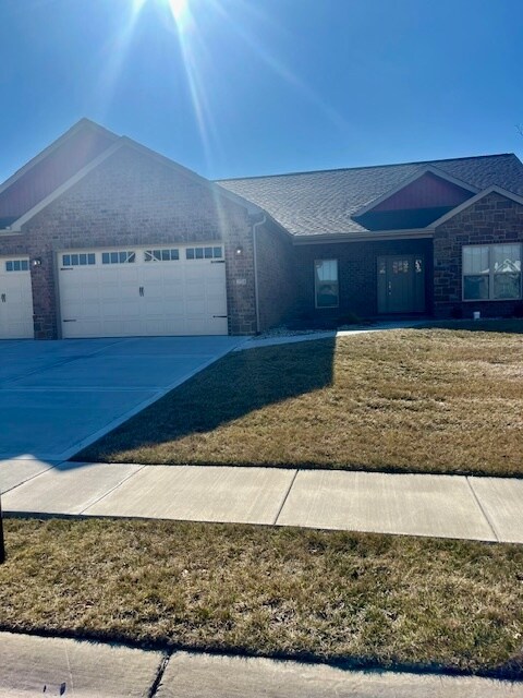 224 Smola Woods Ct, Glen Carbon, IL 62034