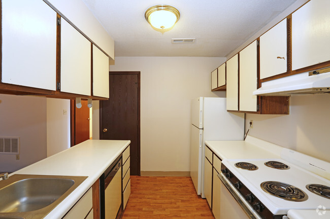 2BR, 1BA - Kitchen