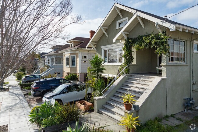 Craftsman homes are available on almost every corner of the Temescal neighborhood.