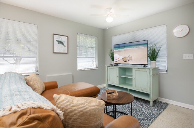 620 SE 47th St unit 3, Cape Coral, FL 33904 - photo 3