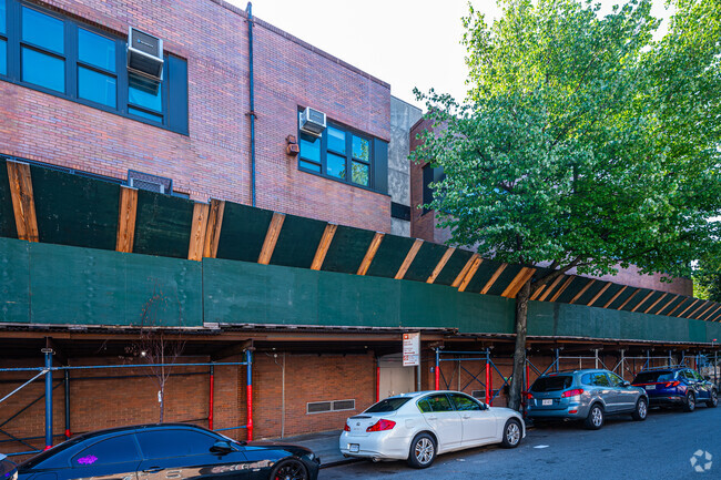 P.S. 152 - Evergreen