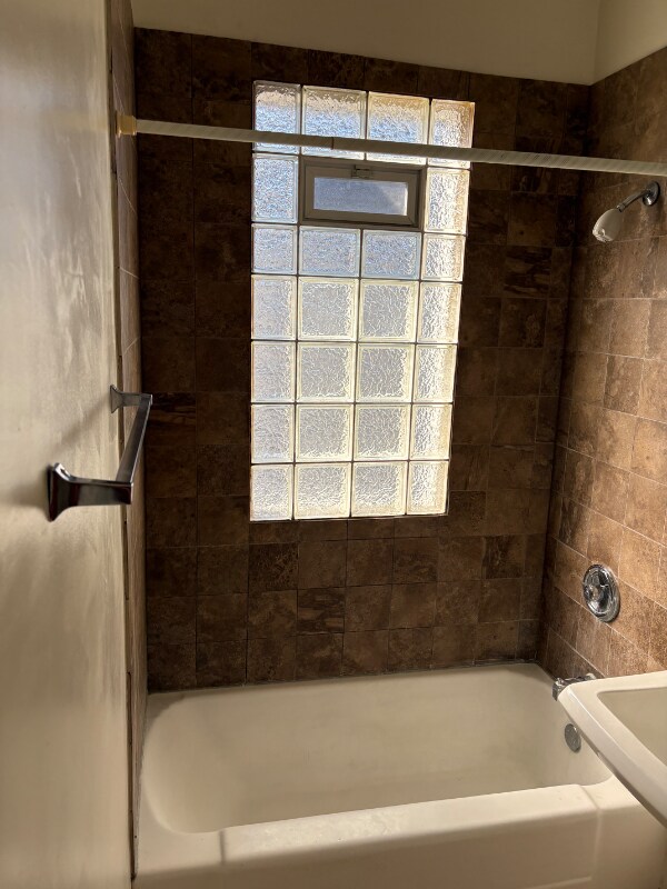 2219 N 29th St unit 2219a, Milwaukee, WI 53208 - photo 4