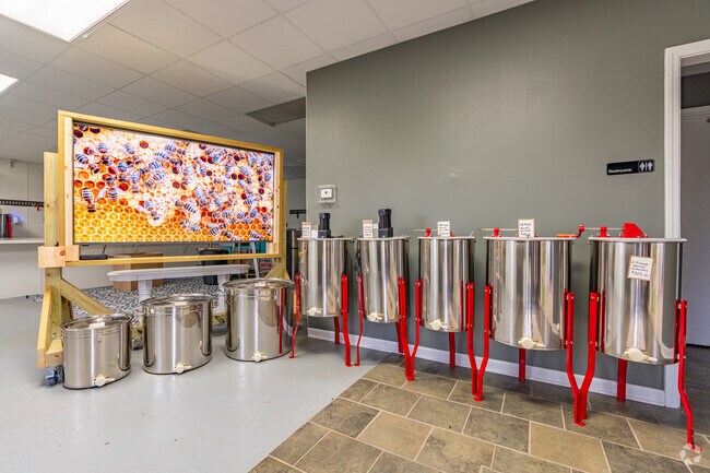 Bemis Honey Bee Farm in Sweet Home offers workshops and classes on beekeeping.