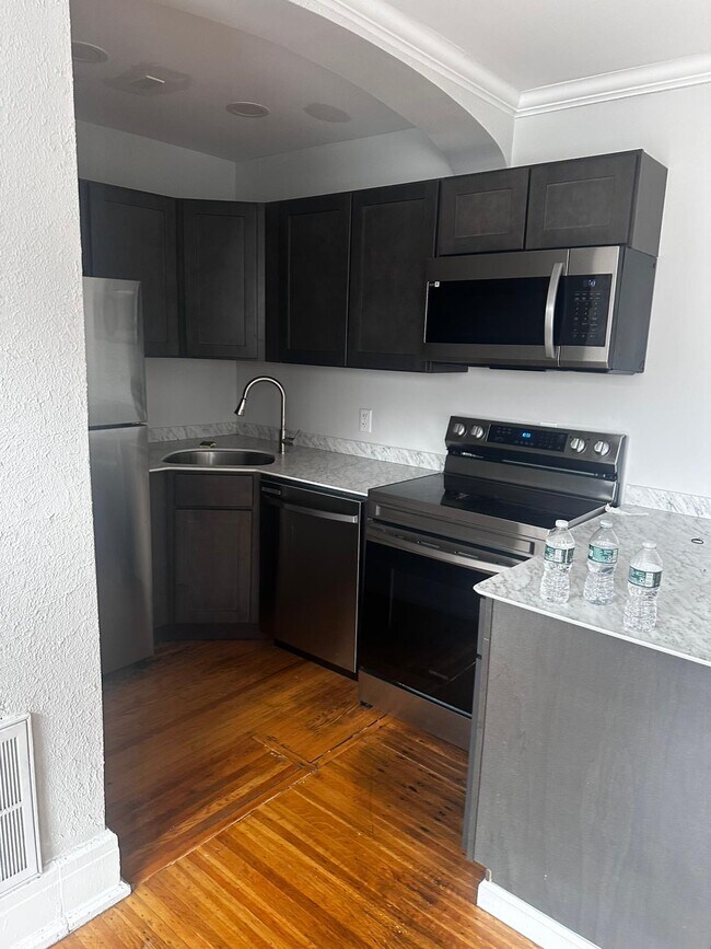 552 3rd St Unit 11 2 bedroom, Niagara Falls, NY 14301