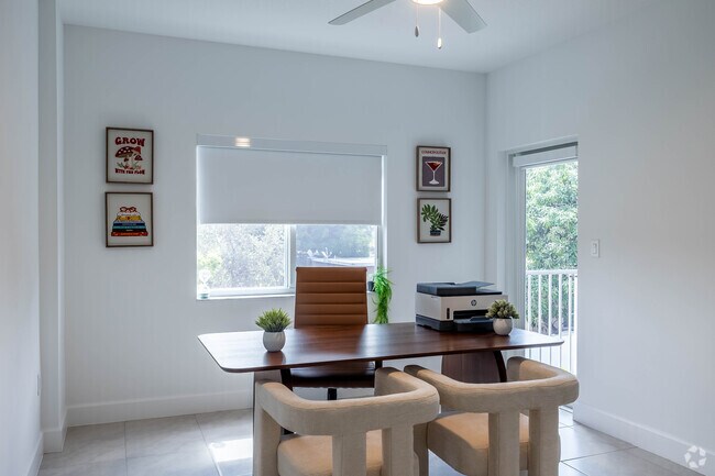 3 BR, 2.5 BA - 1,348SF