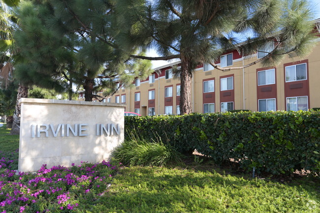 San Paulo Apartment Homes - Irvine, CA