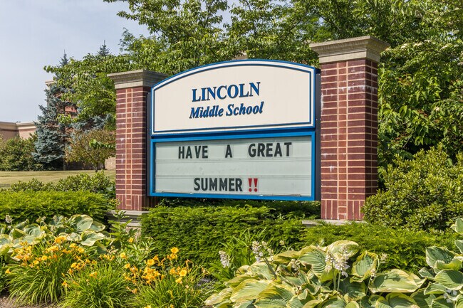 Welcome to Lincoln Middle School.