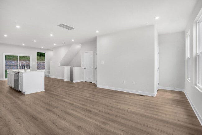 256 Summerfield Dr, Hanover, PA 17331 - photo 6