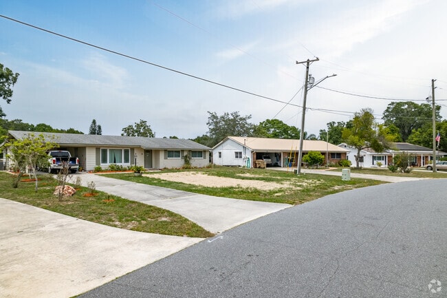 Yalaha is a quiet neighborhood.