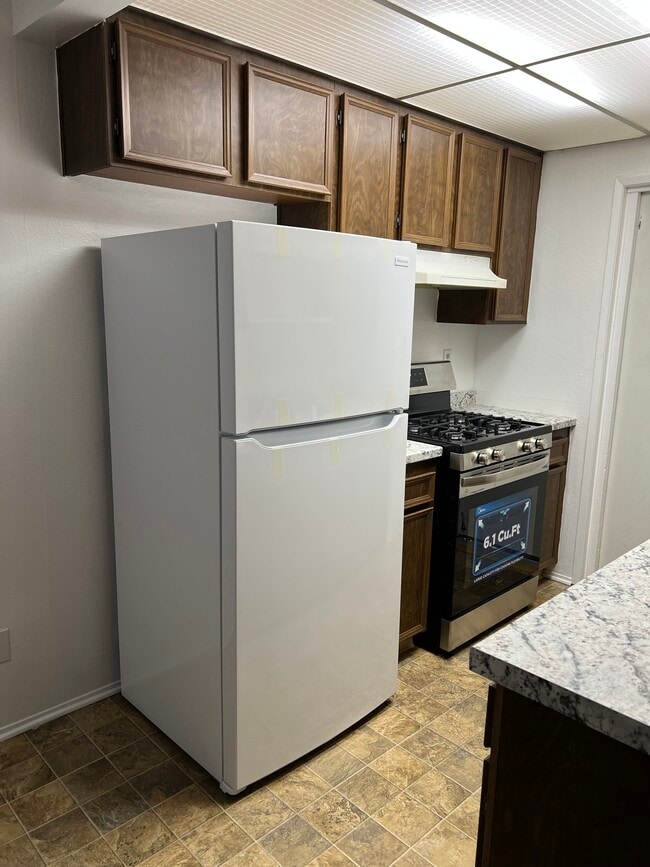 1931 Nuevo St, Hemet, CA 92545 - photo 5