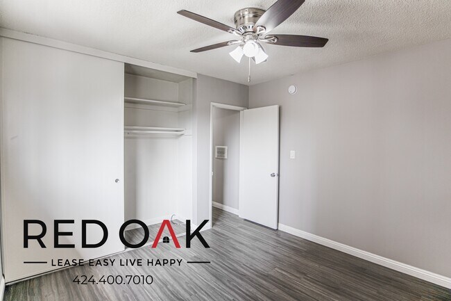 12737 Moorpark St unit 10, Los Angeles, CA 91604 - photo 3