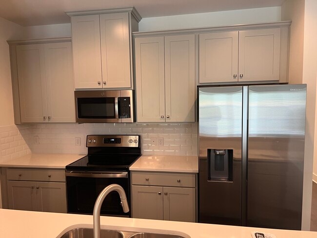 6440 Scudders Dr, Stonecrest, GA 30058 - photo 5