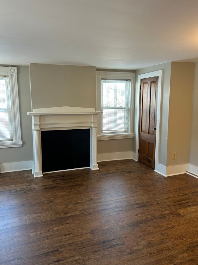156 Worcester St unit 1, North Grafton, MA 01536 - photo 4