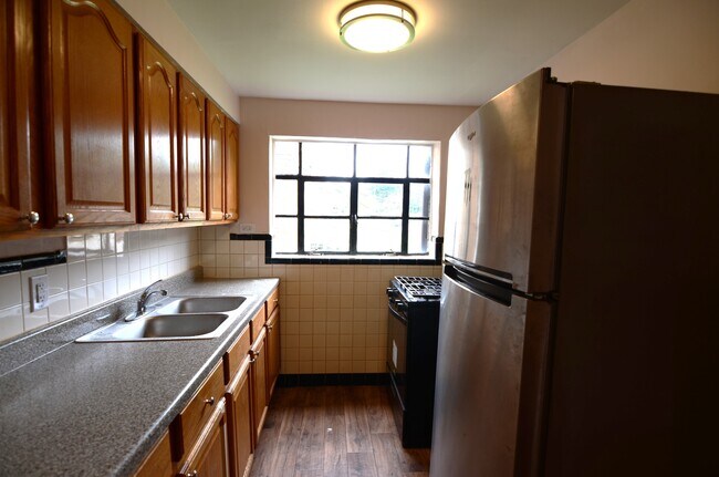 2553 Williams Ave unit 1, Cincinnati, OH 45212 - photo 4