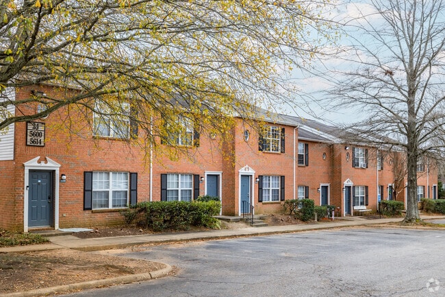Townhouses in Chancellor.