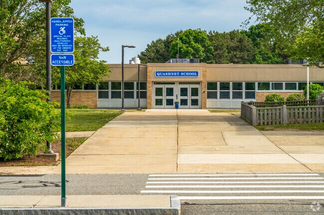 Quashnet School is a public elementary school located in Mashpee for students in grades 3rd-6th.