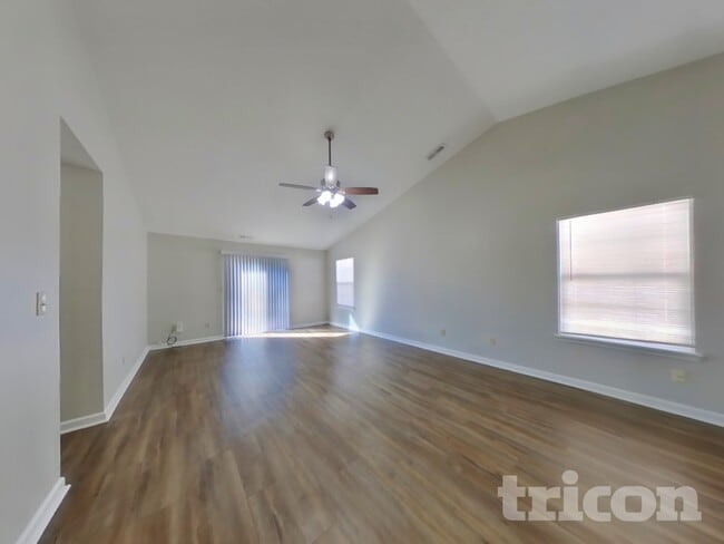 1039 Central Park Blvd S, Greenwood, IN 46143 - photo 2