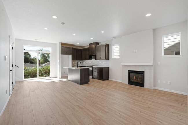 203 SE Acacia Dr unit 203AcaciaDr, Gresham, OR 97080 - photo 3