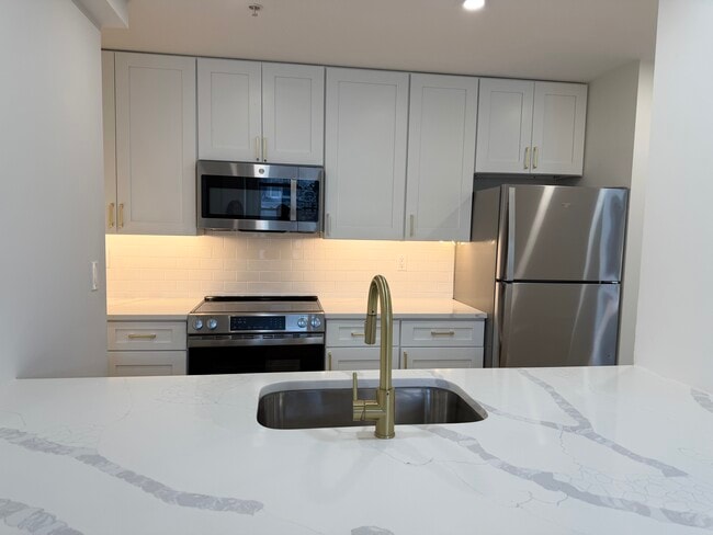 The Flats at Professional Arts Building, Baltimore, MD 21201 - photo 6