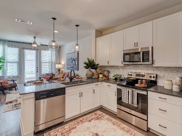 Album Keller Ranch 55+ Active Adult Apartment Homes, Fort Worth, TX 76244 - photo 2