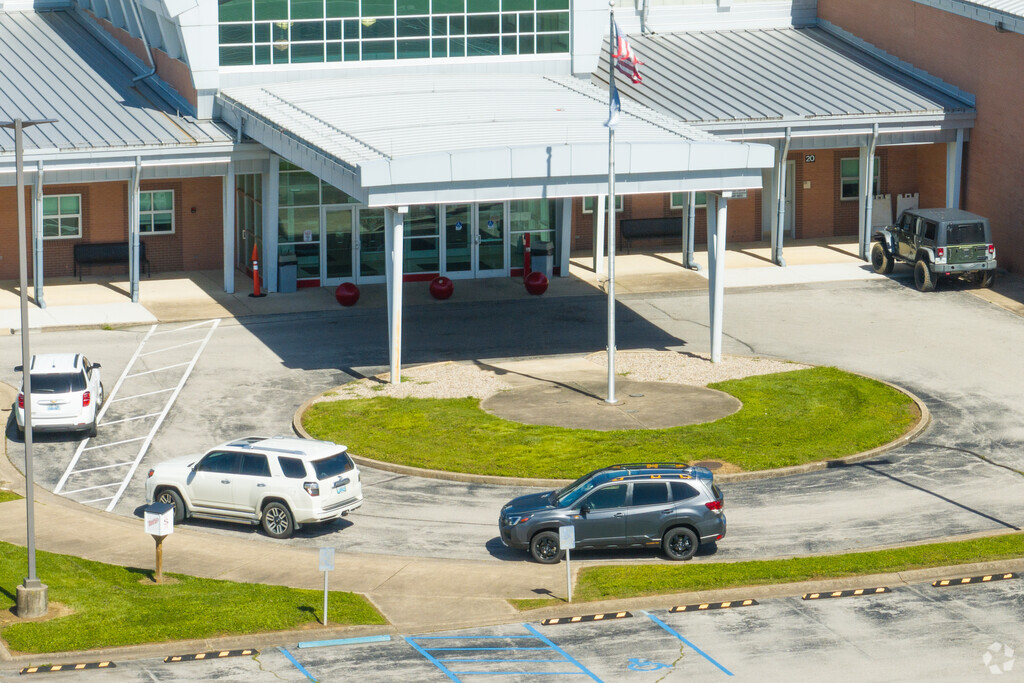 Heritage Elementary School is located in the town of Waddy, Kentucky.