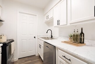 4900 Central Dr, Stone Mountain, GA 30083