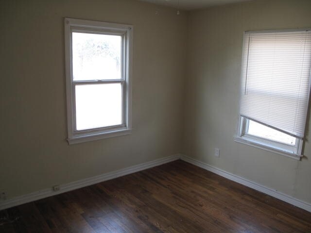 1404 Dunaway St unit A, Amarillo, TX 79104 - photo 4
