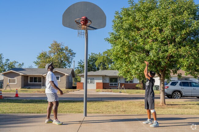 Families can easily enjoy a game of basketball at Chitwood Park.