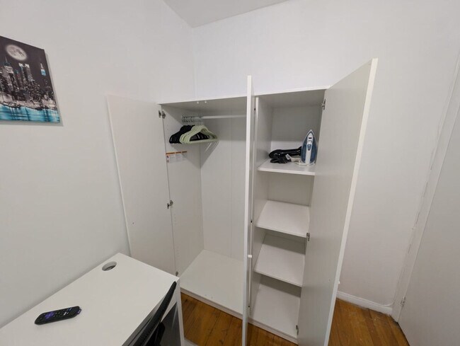 320 E 96th St unit ID1032038P, New York, NY 10128 - photo 6