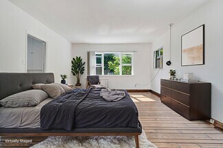 332 N La Peer Dr, Beverly Hills, CA 90211