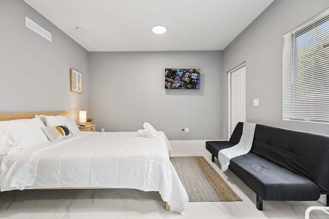 1350 NW 28th St unit FL1-ID1258048P, Miami, FL 33142 - photo 4