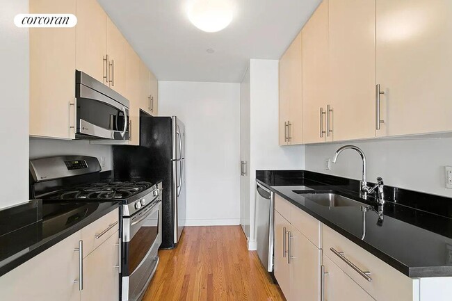 181 E 119th St, New York, NY 10035 - photo 3