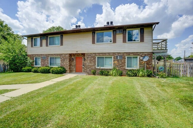 Photos are of mirror unit in the same building. Exact finishes may be different.